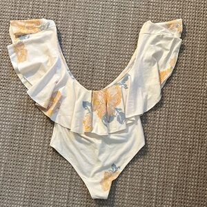 FREE PEOPLE FLORAL RUFFLED BODY SUIT